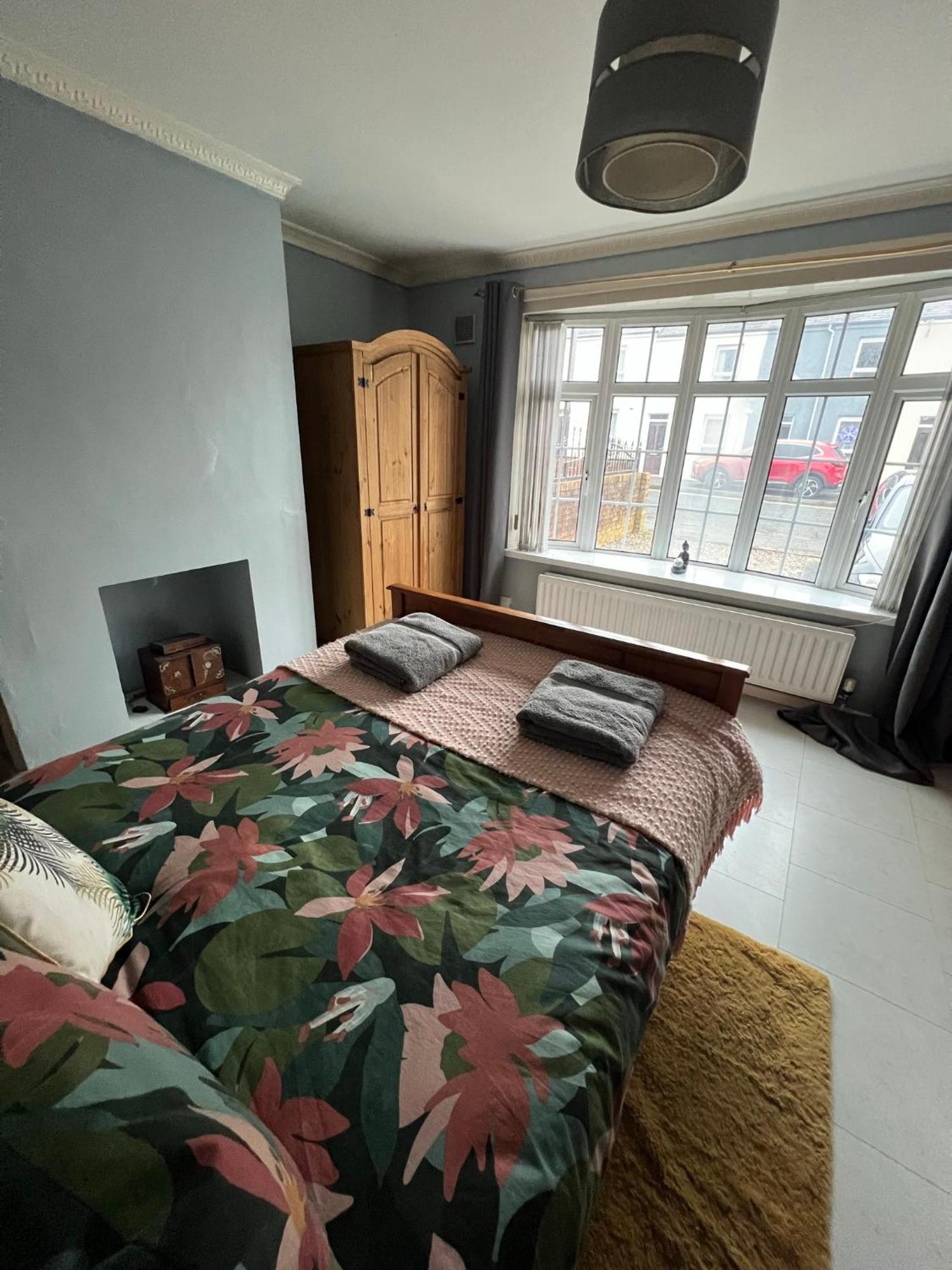 House Near To Castlecourt Shopping Apartment เบลฟาสต์ ภายนอก รูปภาพ