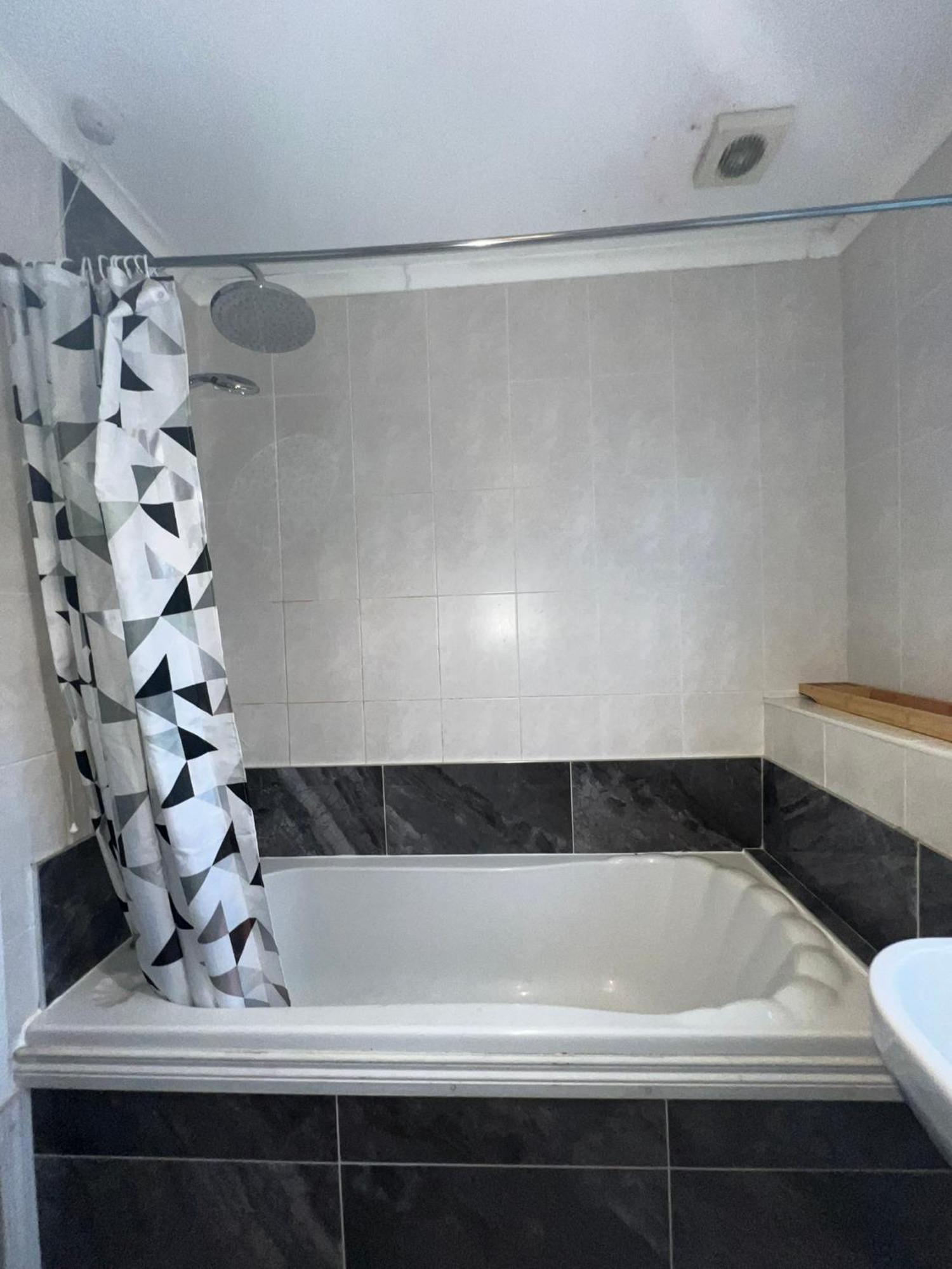 House Near To Castlecourt Shopping Apartment เบลฟาสต์ ภายนอก รูปภาพ