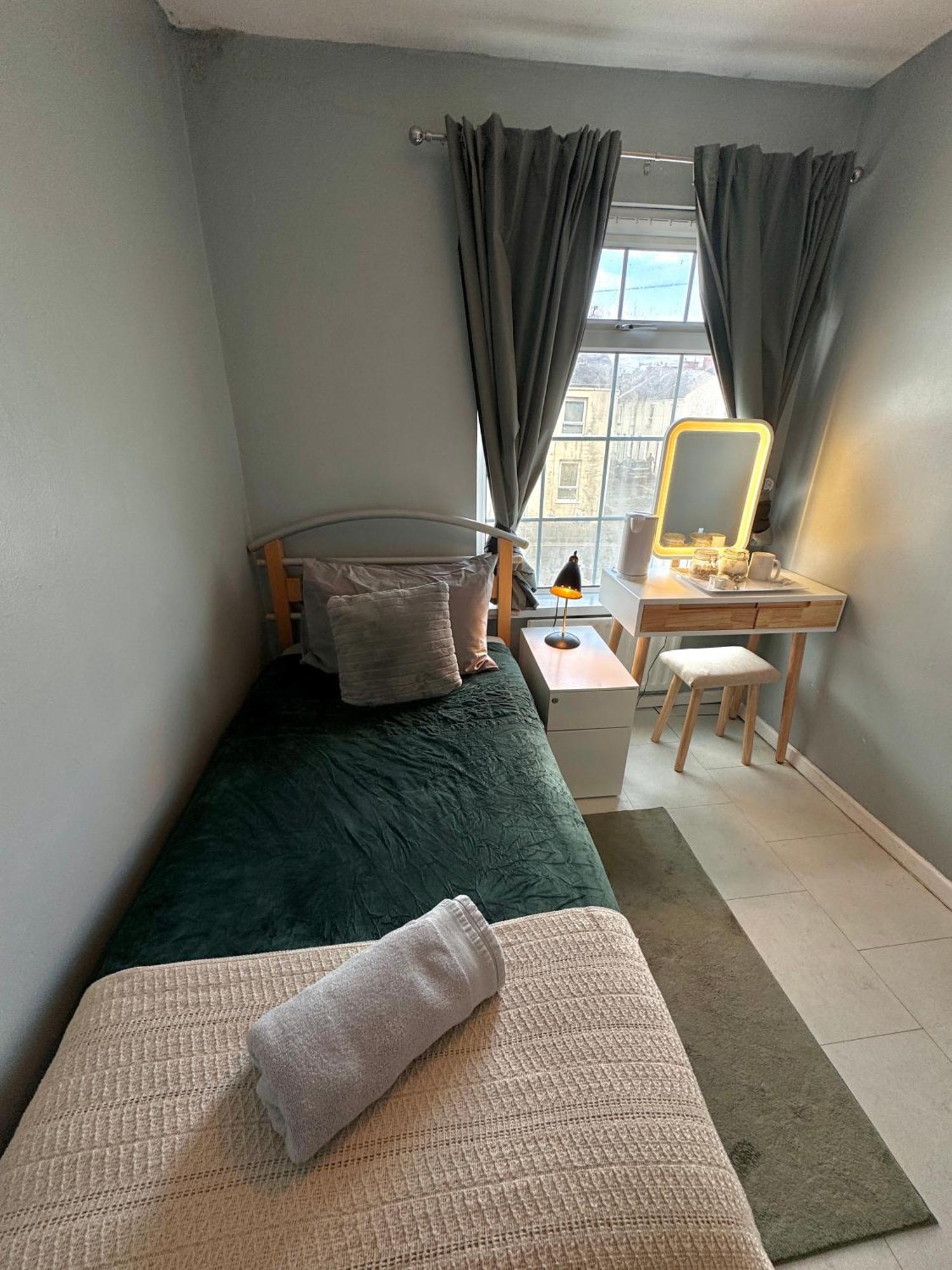 House Near To Castlecourt Shopping Apartment เบลฟาสต์ ภายนอก รูปภาพ