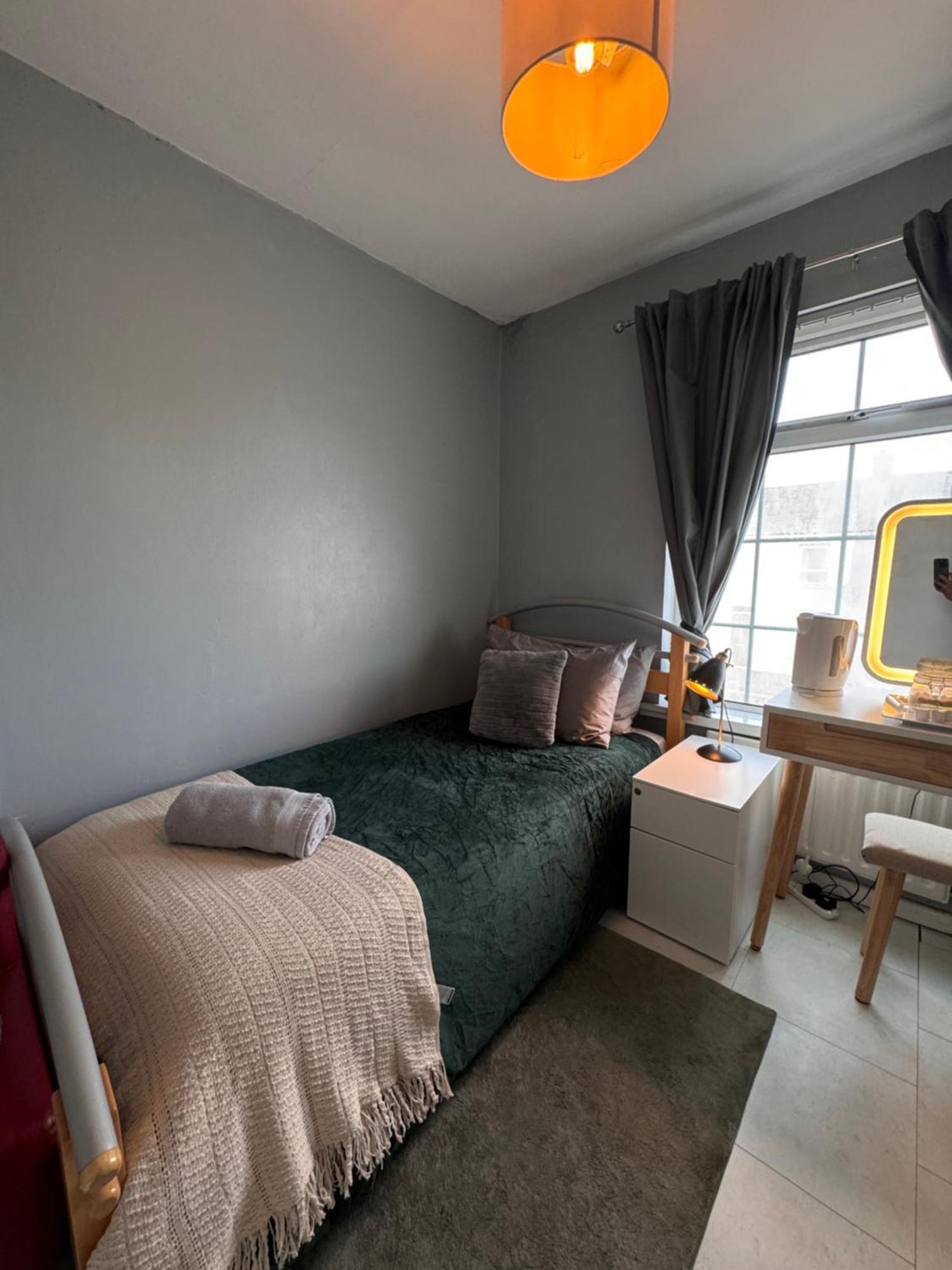 House Near To Castlecourt Shopping Apartment เบลฟาสต์ ภายนอก รูปภาพ