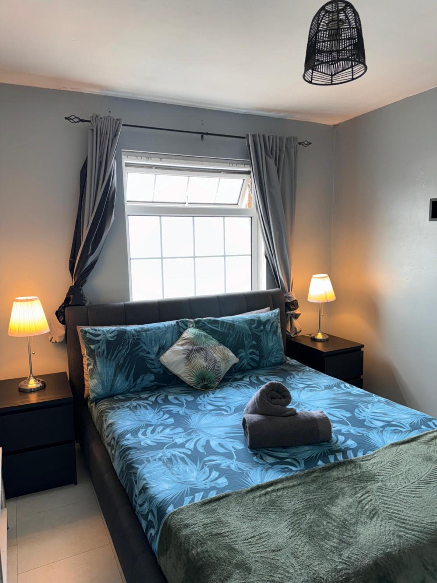 House Near To Castlecourt Shopping Apartment เบลฟาสต์ ภายนอก รูปภาพ